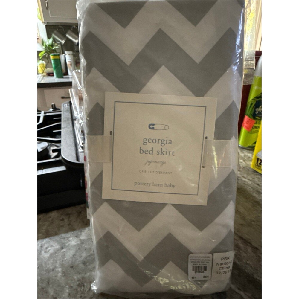 Pottery Barn Baby PBB Georgia Chevron Bed Skirt 16" Gray White
